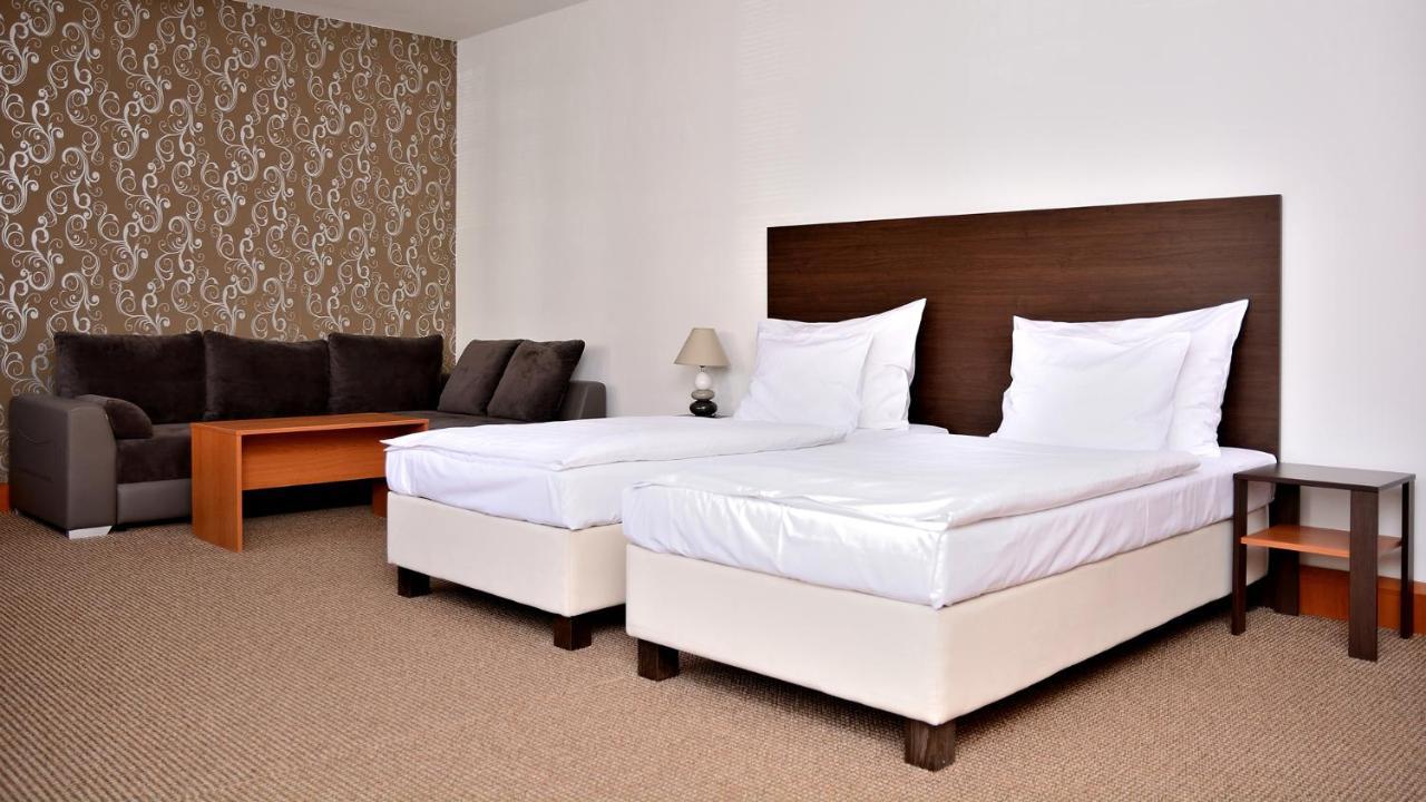 Hotel Atrium Pardubice Exteriör bild